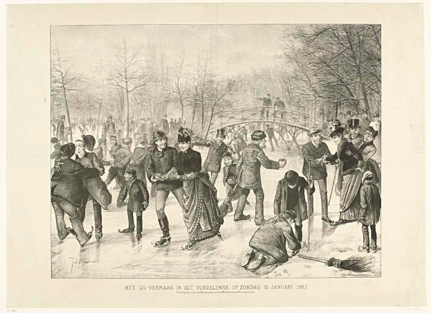 Eine Gruppe von Menschen, die auf einer Eisfläche in einem Park Schlittschuh laufen, umgeben von Bäumen und einer Brücke im Hintergrund, mit Text unten, der "Het us-vermaak in het vondelpark op zondag 10 januari 1887" lautet.