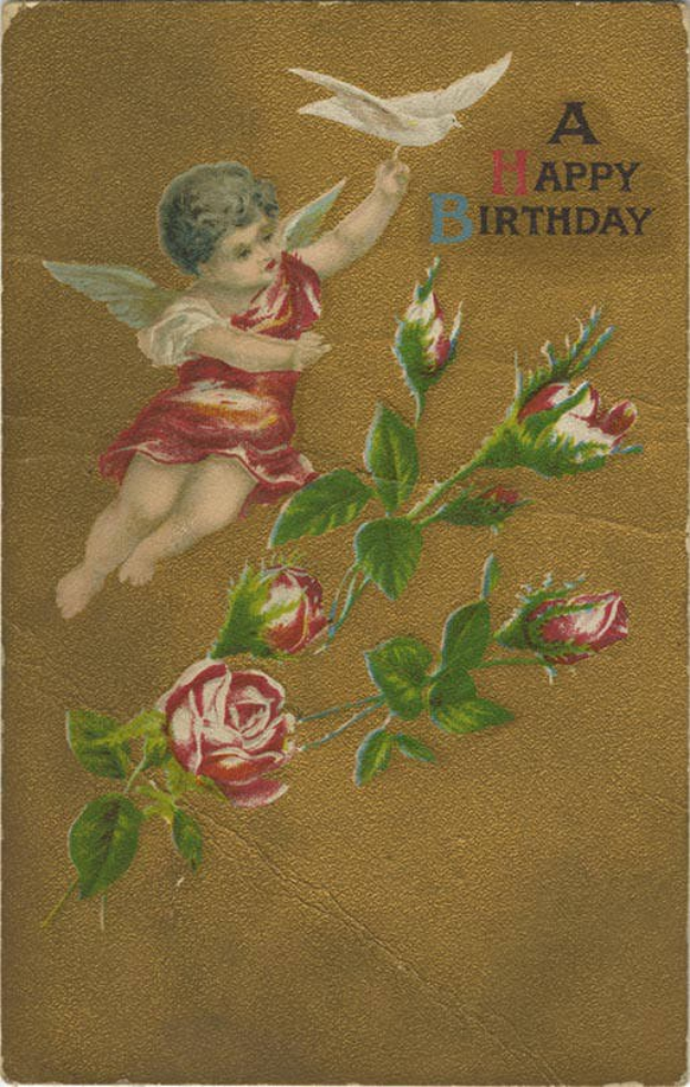 Altmodische Geburtstagskarte mit einem Cupido in einem weißen Kleid mit Flügeln, der eine Taube und einen Strauß voller roter Rosen mit grünen Blättern hält, begleitet von handgeschriebenen Geburtstagswünschen.