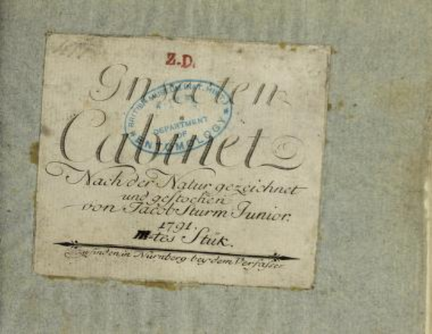 Ein altes Buch mit dem Titel 'Z.D. Nürnberg, Deutschland, 1791' mit einem Stempel, der die erste Auflage anzeigt, mit handgeschriebenem Text auf seinen Seiten.
