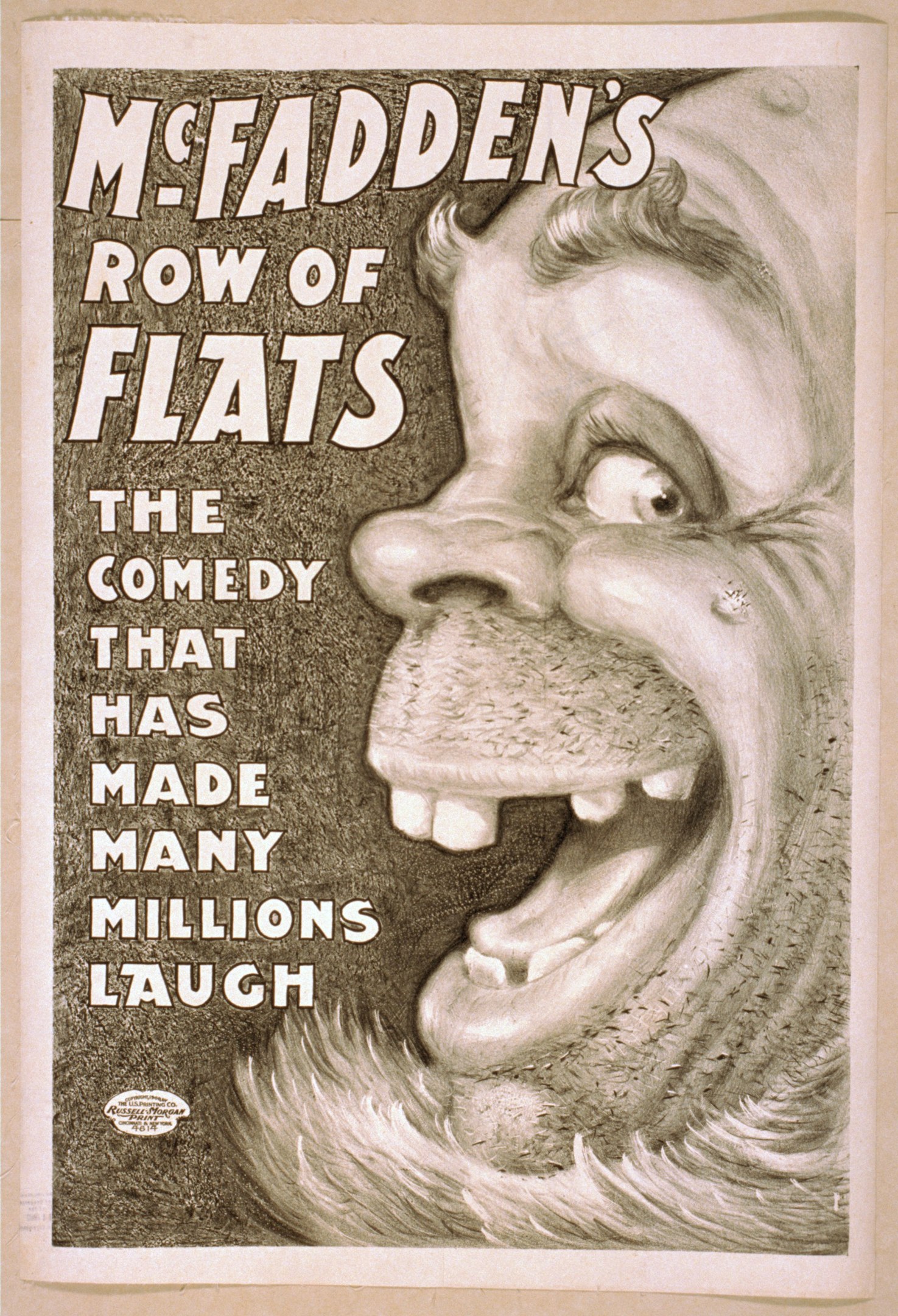 Plakat einer Person mit wilden Haaren, weit aufgerissenen Augen und einem breiten Grinsen, vor einem hellgelben Hintergrund, mit der Aufschrift "McFadden's Row of Flats: The Comedy That Has Made Many Millions Laugh."