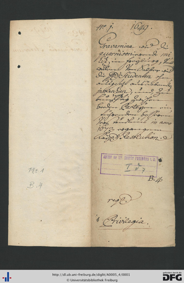 Offenes Buch mit handgeschriebenem Text auf altem Papier, mit Wasserzeichen, wahrscheinlich ein Dokument der Bundesrepublik Deutschland.