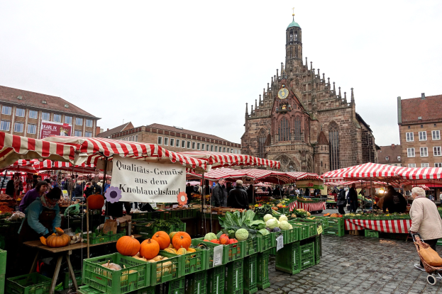 GZD: Bundesweite Schwerpunktprüfung gegen Schwarzarbeit - Zoll durchsucht Gastronomie und Hotellerie